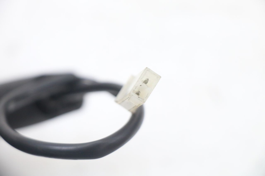 photo de CLIGNOTANT AVANT DROIT PEUGEOT TKR TREKKER FURIOUS 50 (2005 - 2014) - Gros plan technique