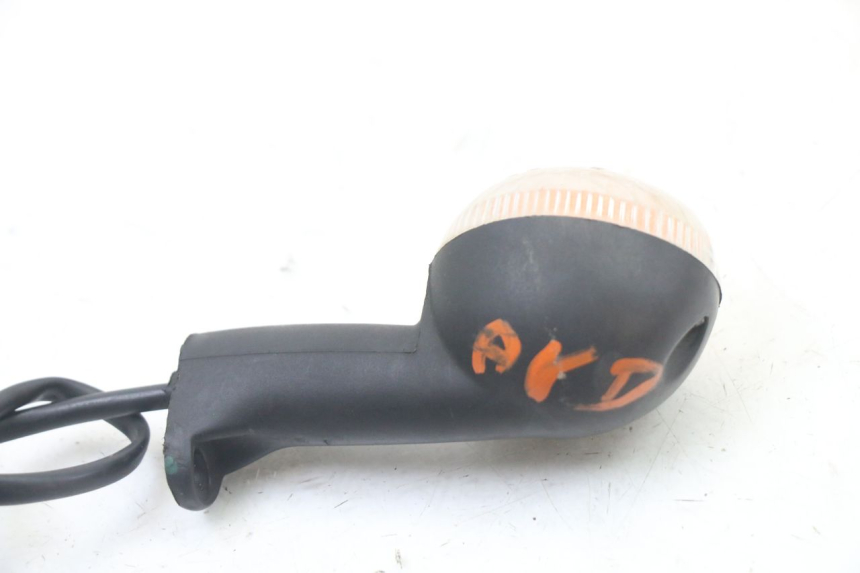 photo de CLIGNOTANT AVANT DROIT PEUGEOT TKR TREKKER FURIOUS 50 (2005 - 2014) - Gros plan technique