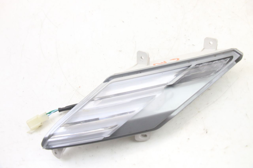 photo de CLIGNOTANT AVANT DROIT PEUGEOT TWEET 4T 50 (2023 - 2025) - Autre angle de vue