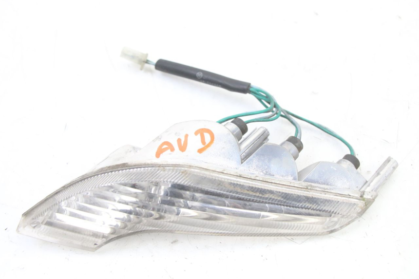 photo de CLIGNOTANT AVANT DROIT PEUGEOT VIVACITY 125 (2010 - 2017) - Zoom état d’usage