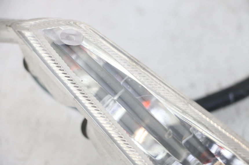 photo de CLIGNOTANT AVANT DROIT PEUGEOT VIVACITY 125 (2010 - 2017) - Zoom état d’usage