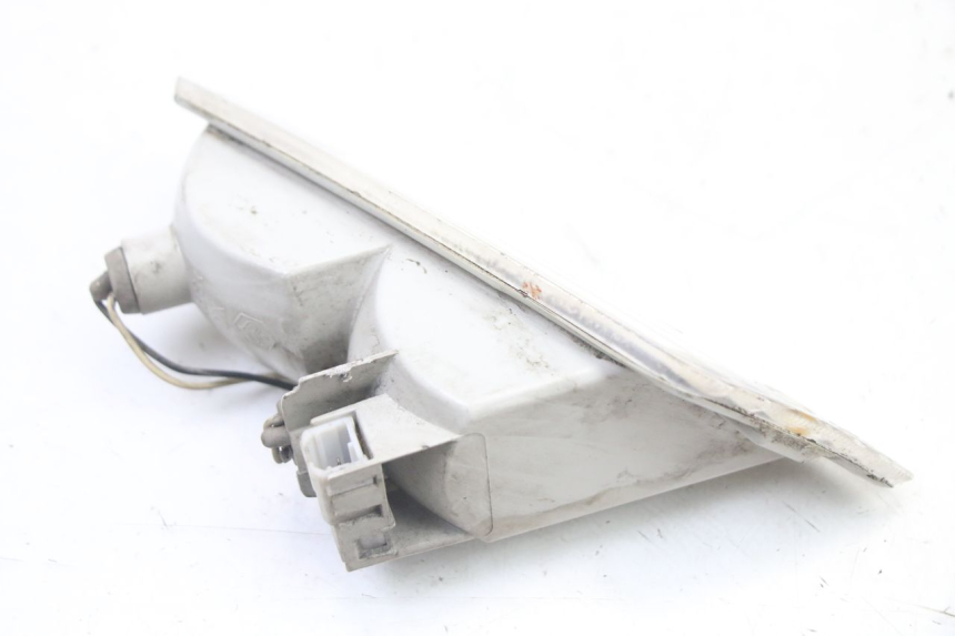 photo de CLIGNOTANT AVANT DROIT PIAGGIO VESPA GRANTURISMO 125 (2003 - 2007) - Zoom état d’usage