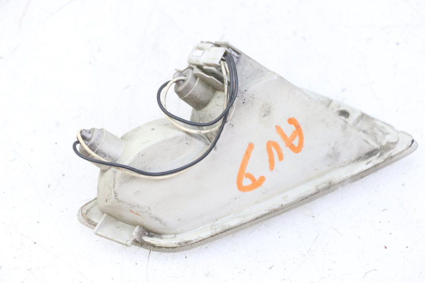 photo de CLIGNOTANT AVANT DROIT PIAGGIO VESPA GRANTURISMO 200 (2004 - 2005) - Autre angle de vue