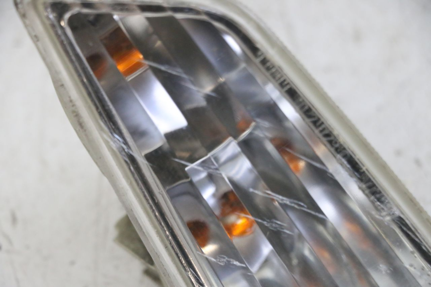 photo de CLIGNOTANT AVANT DROIT PIAGGIO VESPA GRANTURISMO 200 (2004 - 2005) - Pièce contrôlée