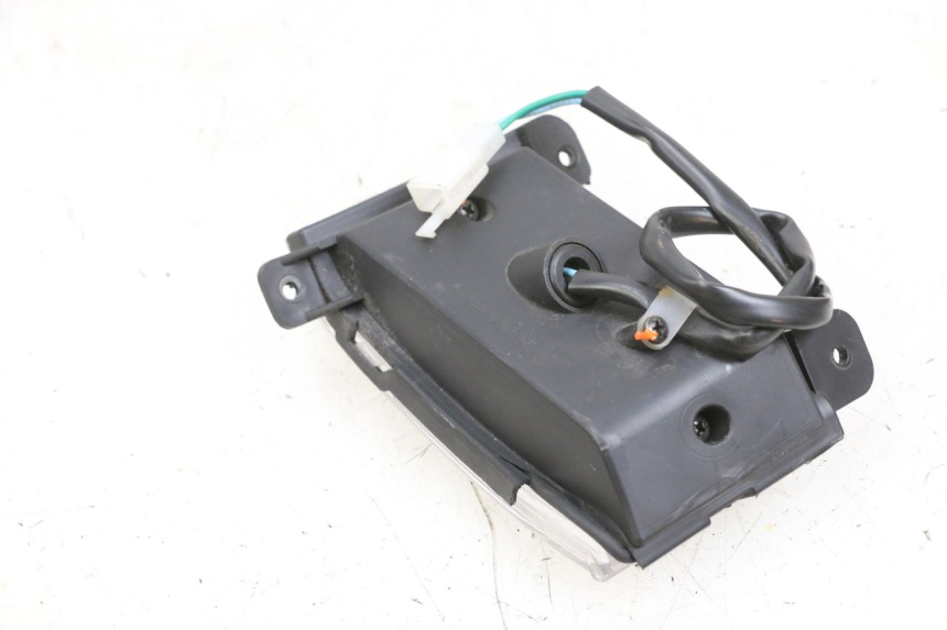 photo de CLIGNOTANT AVANT DROIT EFUN PUSA 1 - Autre angle de vue