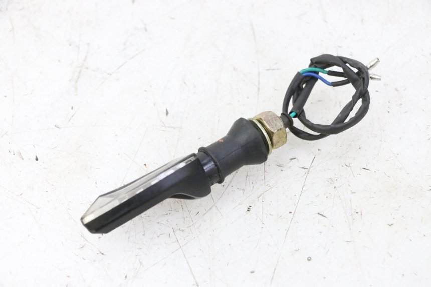 photo de CLIGNOTANT AVANT DROIT MAG POWER R-STREET 50 (2016 - 2025) - Gros plan technique