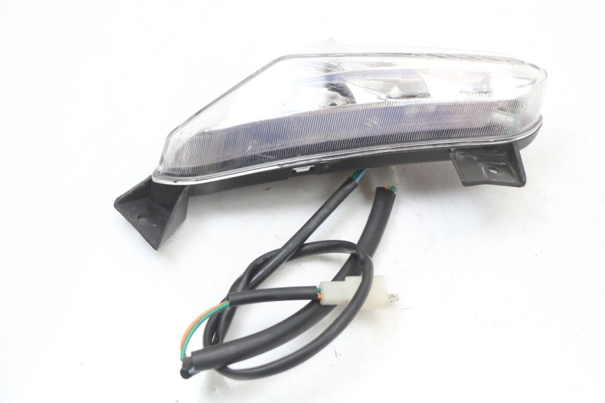 photo de Front right turn signal EUROCKA R8 4T 50 (2013 - 2022) - Autre angle de vue
