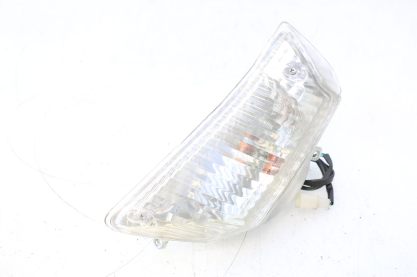 photo de CLIGNOTANT AVANT DROIT ORCAL RAPTOR 50 (2015 - 2021) - Gros plan technique