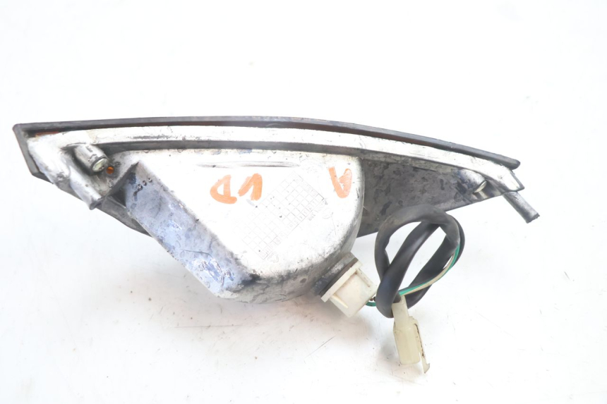 photo de CLIGNOTANT AVANT DROIT KEEWAY RY6 2T 50 (2011 - 2019) - État de surface