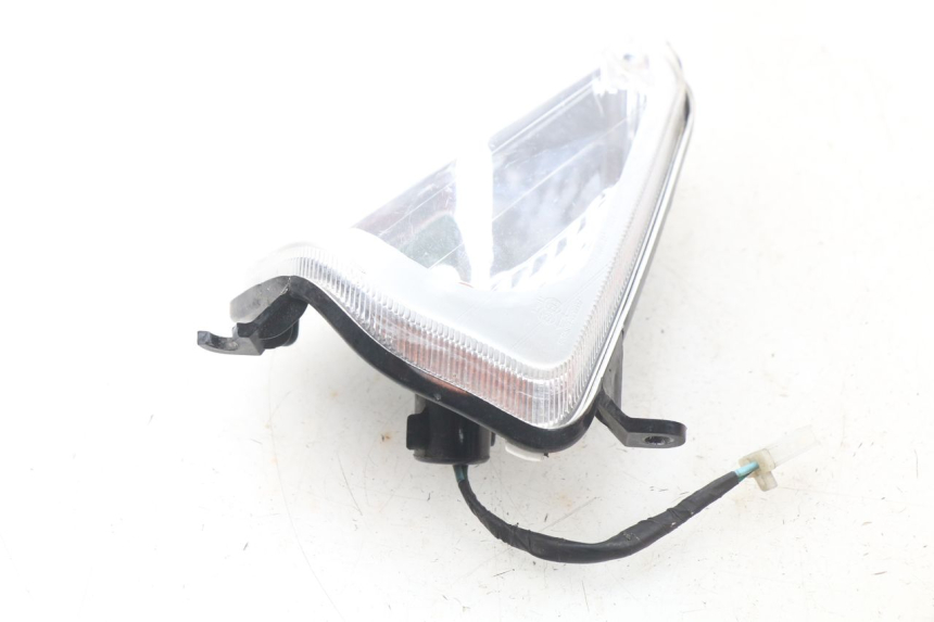 photo de CLIGNOTANT AVANT DROIT DAELIM S2 FI 125 (2008 - 2017) - Autre angle de vue