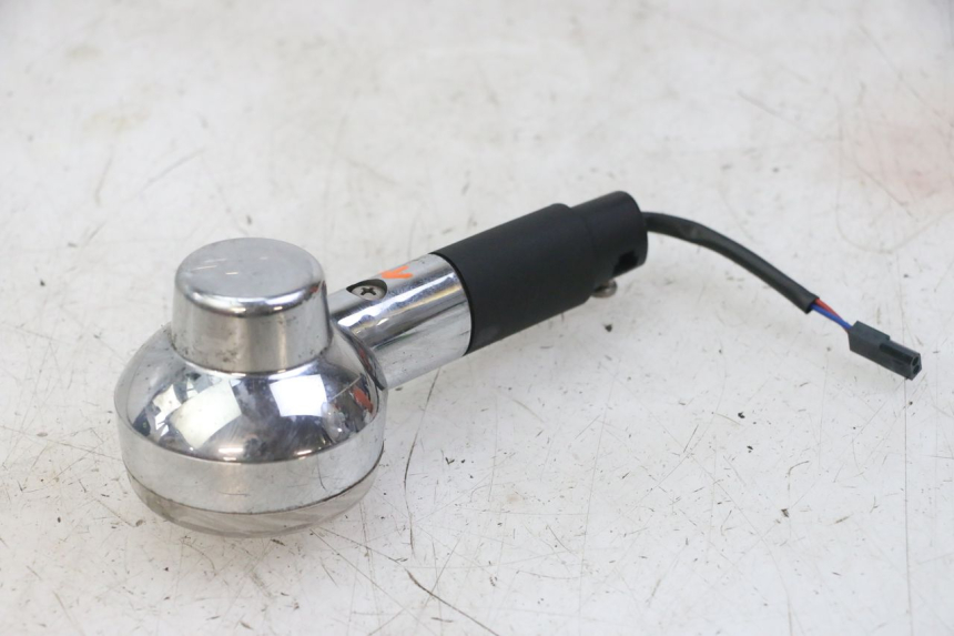 photo de CLIGNOTANT AVANT DROIT APRILIA SCARABEO GT TOURING 125 (1999 - 2005) - Détail de la pièce