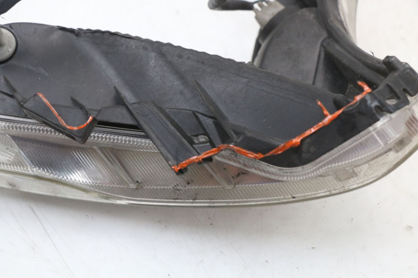 photo de CLIGNOTANT AVANT DROIT HONDA SH ABS 125 (2012 - 2017) - Gros plan technique