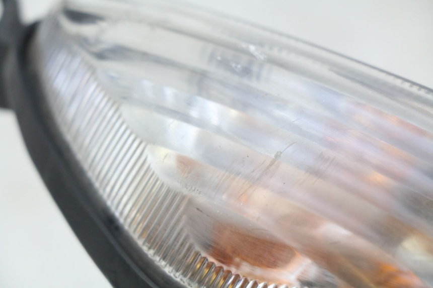 photo de CLIGNOTANT AVANT DROIT SUZUKI SIXTEEN 125 (2008 - 2010) - Zoom état d’usage