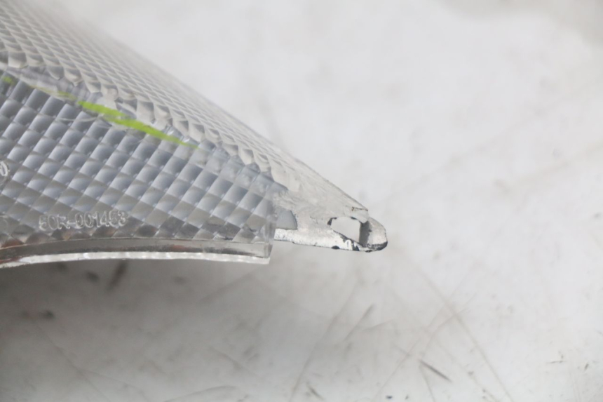 photo de CLIGNOTANT AVANT DROIT PEUGEOT SPEEDFIGHT 100 (1997 - 2007) - Autre angle de vue