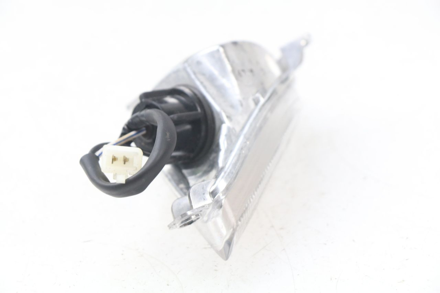 photo de CLIGNOTANT AVANT DROIT APRILIA SR 2T 50 (2018 - 2022) - Détail de la pièce