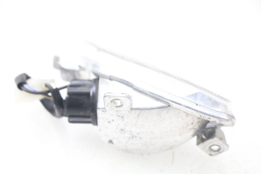 photo de CLIGNOTANT AVANT DROIT APRILIA SR 2T 50 (2018 - 2022) - Autre angle de vue