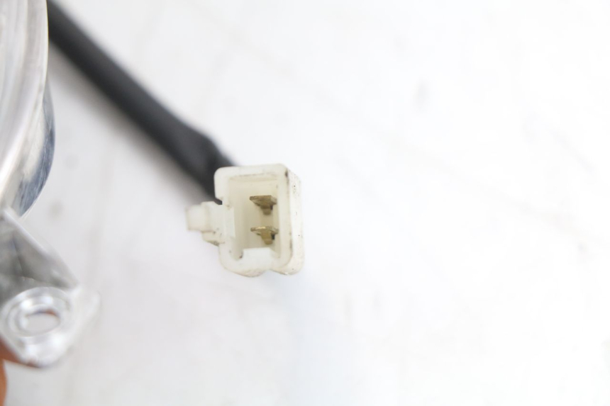 photo de CLIGNOTANT AVANT DROIT APRILIA SR 2T 50 (2018 - 2022) - Gros plan technique