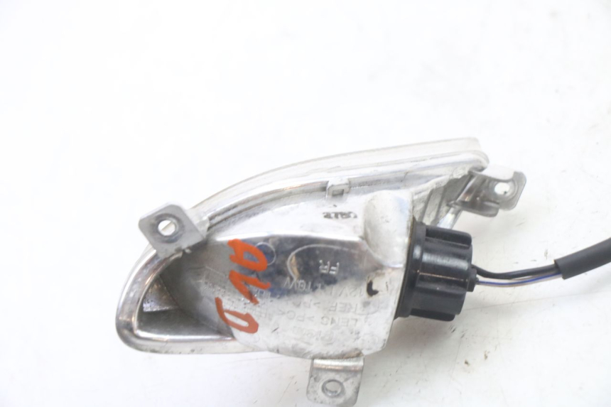 photo de CLIGNOTANT AVANT DROIT APRILIA SR 2T 50 (2018 - 2022) - Gros plan technique