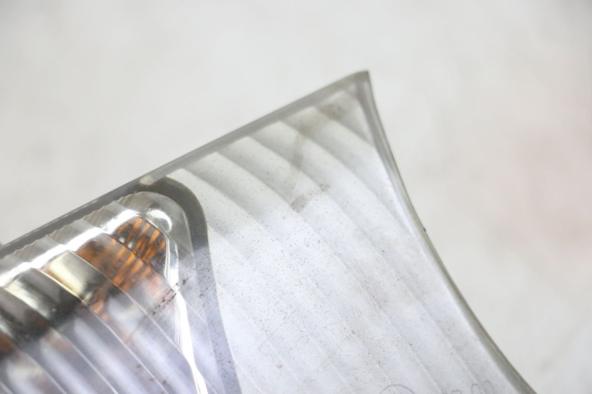 photo de CLIGNOTANT AVANT DROIT SUZUKI BURGMAN 125 (2007 - 2014) - Zoom état d’usage