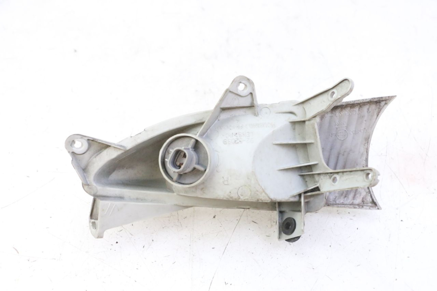 photo de CLIGNOTANT AVANT DROIT SUZUKI BURGMAN 125 (2007 - 2014) - Marquages et références