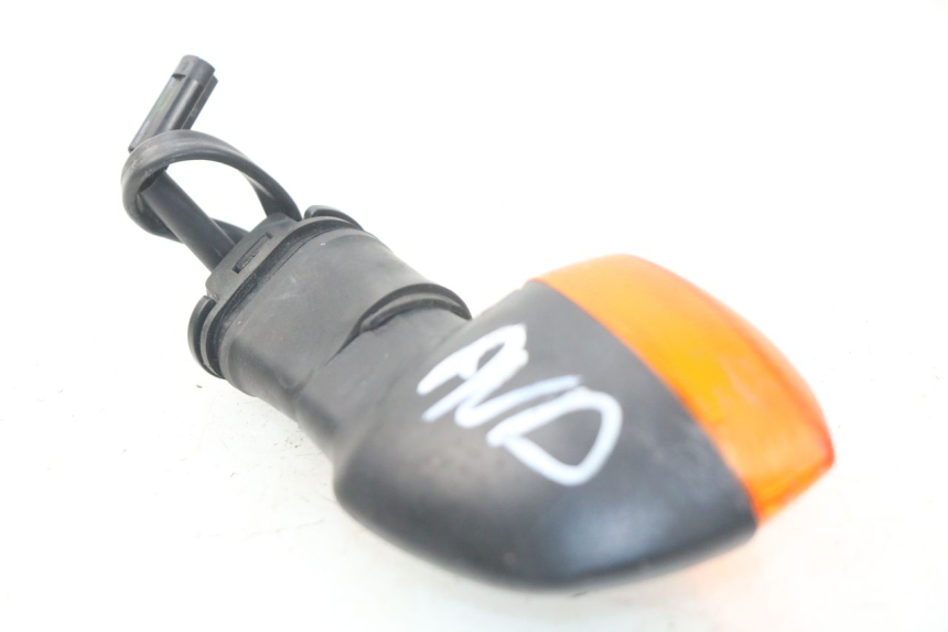 photo de CLIGNOTANT AVANT DROIT YAMAHA TDM ABS 900 (2002 - 2014) - Vue d’ensemble