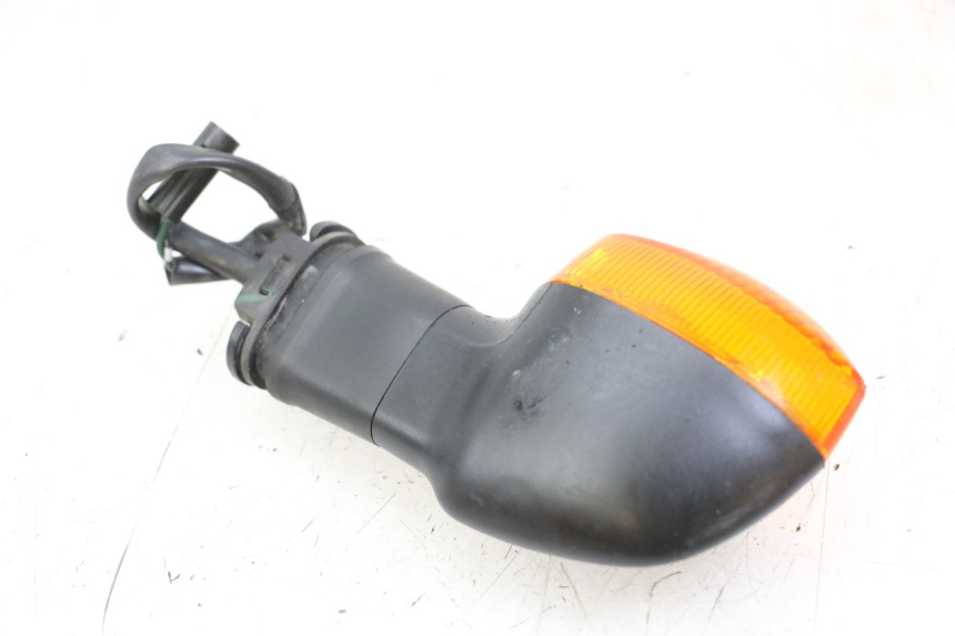 photo de CLIGNOTANT AVANT DROIT YAMAHA TDM ABS 900 (2002 - 2014) - Gros plan technique