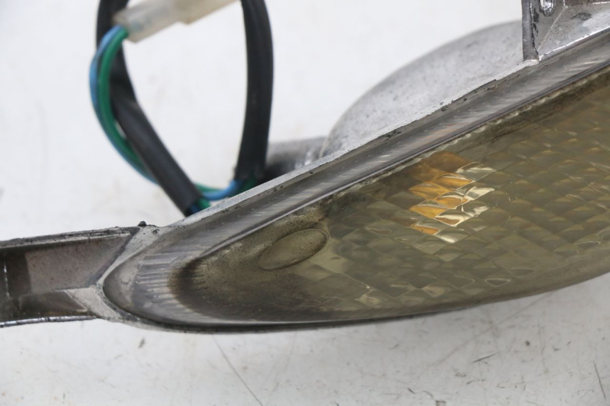 photo de CLIGNOTANT AVANT DROIT BAOTIAN TRAVEL SPIRIT 50 (2010 - 2012) - Zoom état d’usage