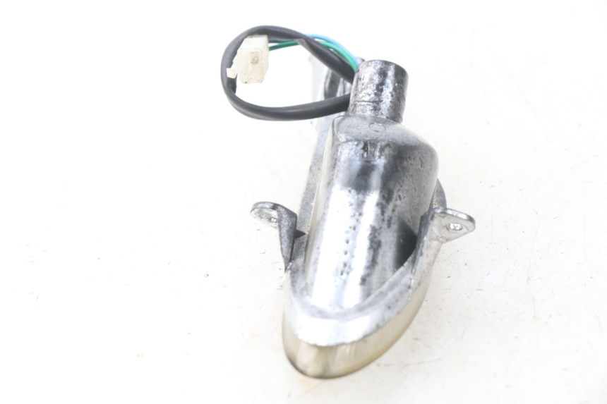 photo de CLIGNOTANT AVANT DROIT BAOTIAN TRAVEL SPIRIT 50 (2010 - 2012) - Gros plan technique