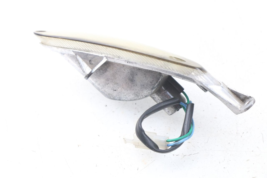 photo de CLIGNOTANT AVANT DROIT BAOTIAN TRAVEL SPIRIT 50 (2010 - 2012) - Points de fixation