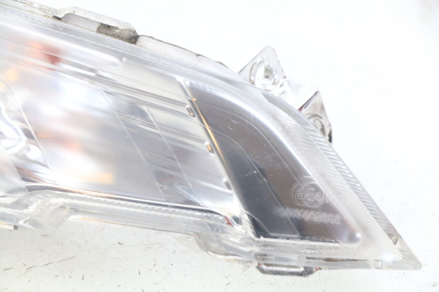 photo de CLIGNOTANT AVANT DROIT PEUGEOT TWEET 4T 50 (2018 - 2022) - Points de fixation