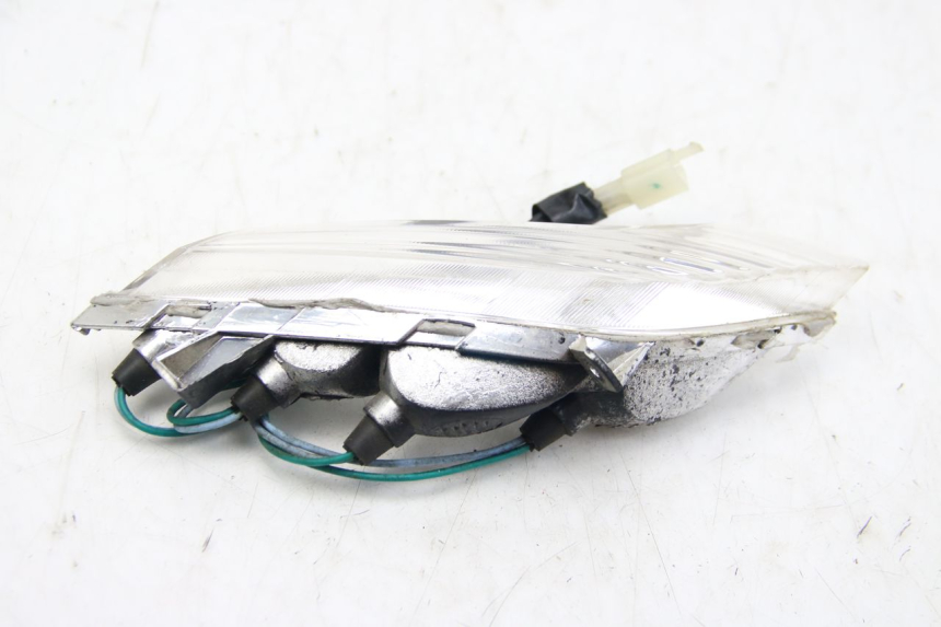 photo de CLIGNOTANT AVANT DROIT PEUGEOT TWEET 4T 50 (2010 - 2014) - Détail de la pièce