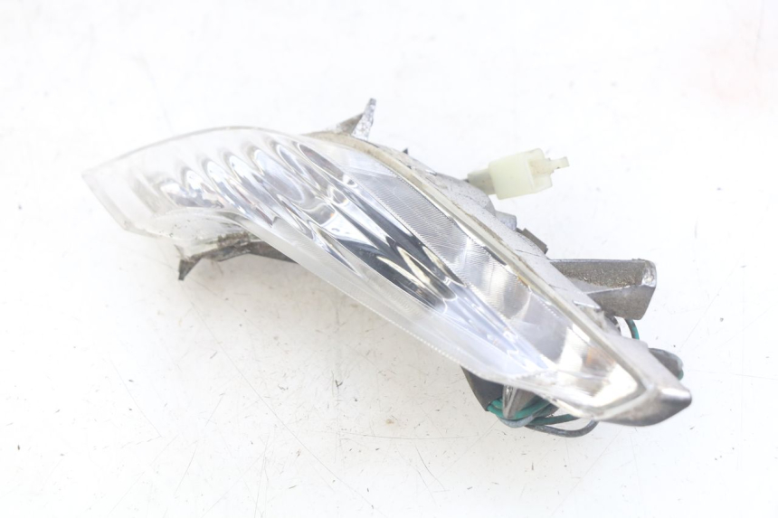 photo de CLIGNOTANT AVANT DROIT PEUGEOT TWEET 4T 50 (2010 - 2014) - Gros plan technique