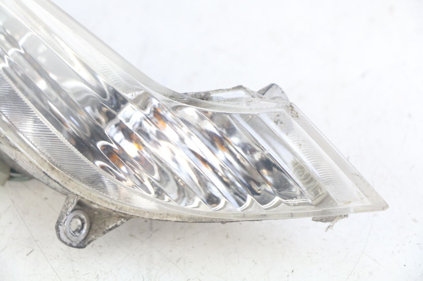 photo de CLIGNOTANT AVANT DROIT PEUGEOT TWEET 4T 50 (2010 - 2014) - Points de fixation