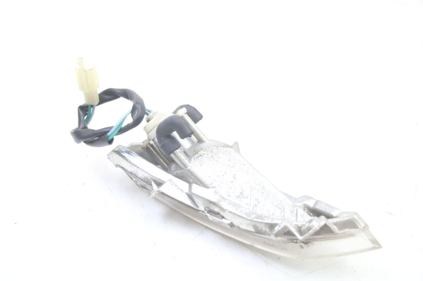 photo de CLIGNOTANT AVANT DROIT PEUGEOT TWEET 4T 50 (2018 - 2022) - Gros plan technique