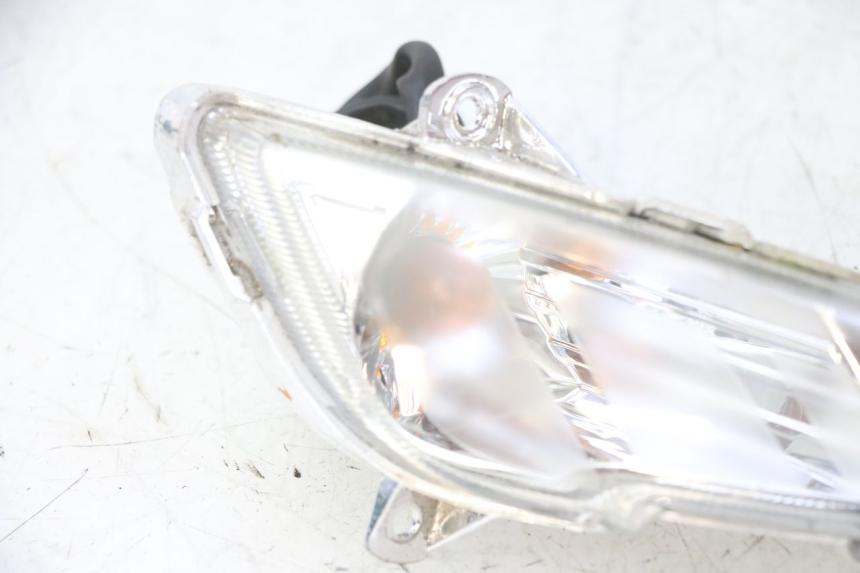 photo de CLIGNOTANT AVANT DROIT PEUGEOT TWEET 4T 50 (2018 - 2022) - Points de fixation