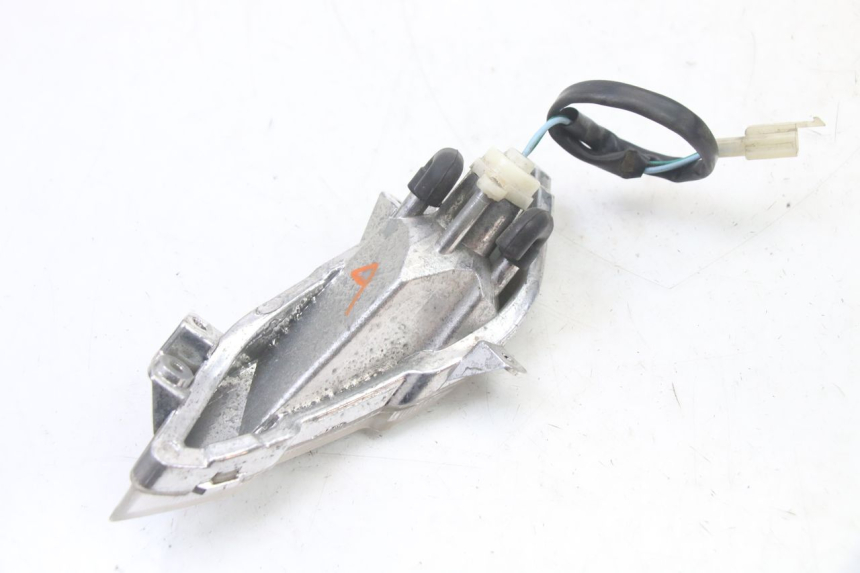 photo de CLIGNOTANT AVANT DROIT PEUGEOT TWEET PRO CARGO 50 (2018 - 2022) - Gros plan technique