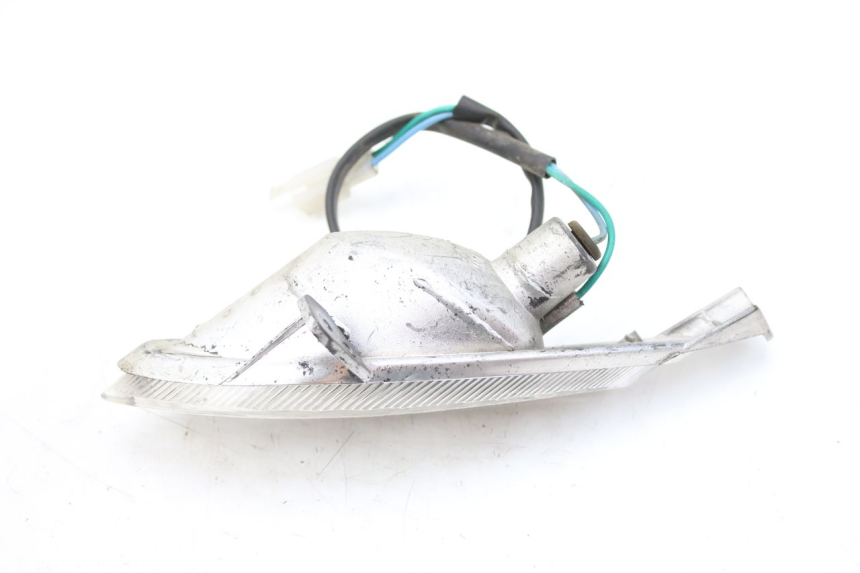 photo de CLIGNOTANT AVANT DROIT PEUGEOT V-CLIC VCLIC 50 (2007 - 2013) - Gros plan technique