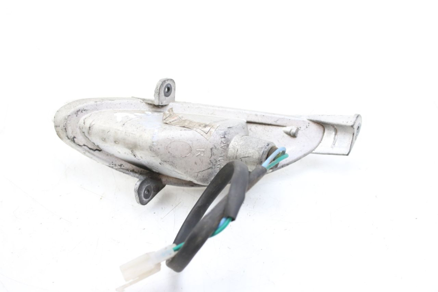 photo de CLIGNOTANT AVANT DROIT PEUGEOT V-CLIC VCLIC 50 (2007 - 2013) - Points de fixation