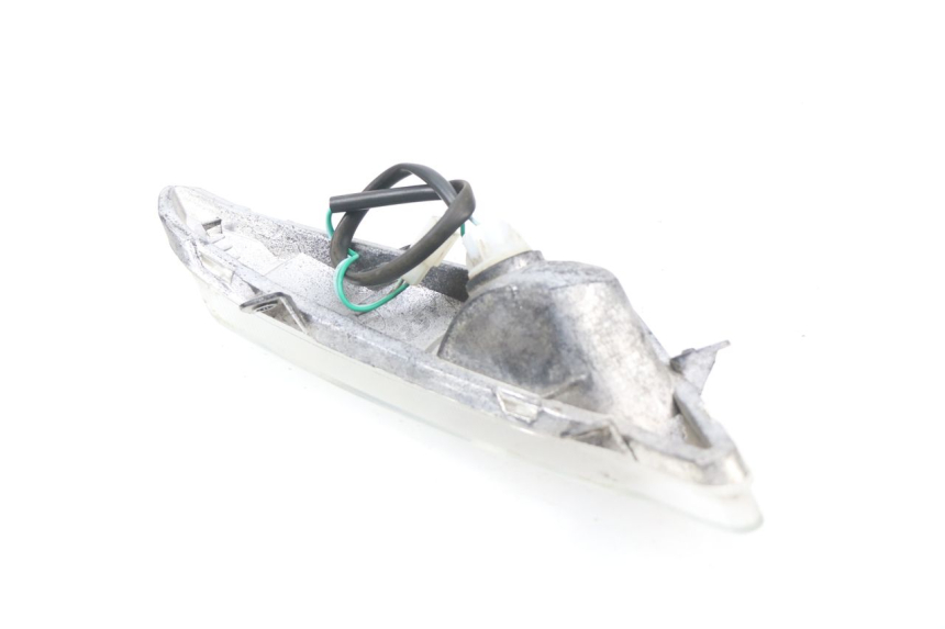 photo de CLIGNOTANT AVANT DROIT RAZZO VENICE 50 (2009 - 2014) - Gros plan technique