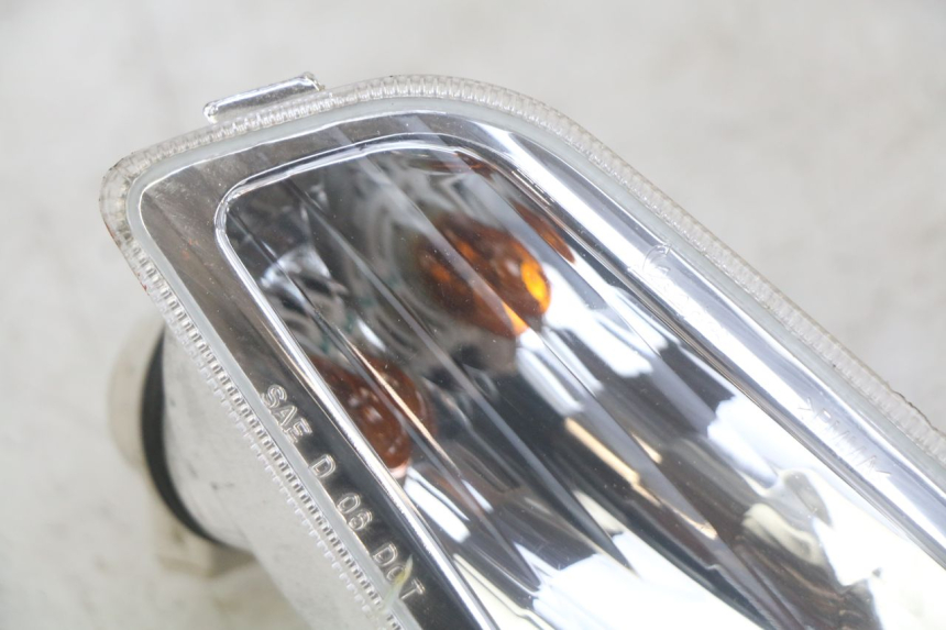 photo de CLIGNOTANT AVANT DROIT PIAGGIO VESPA S 2T 50 (2007 - 2014) - Zoom état d’usage