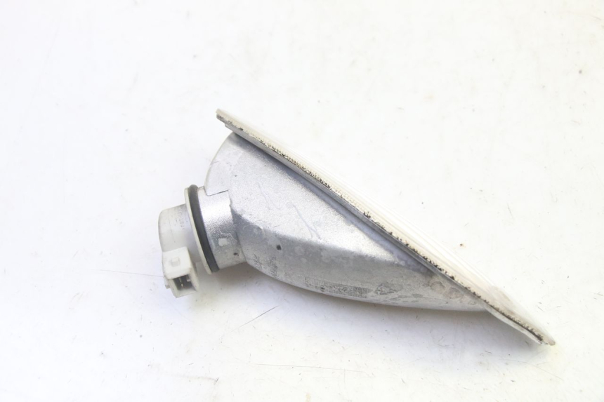 photo de CLIGNOTANT AVANT DROIT PIAGGIO VESPA S 2T 50 (2007 - 2014) - Autre angle de vue