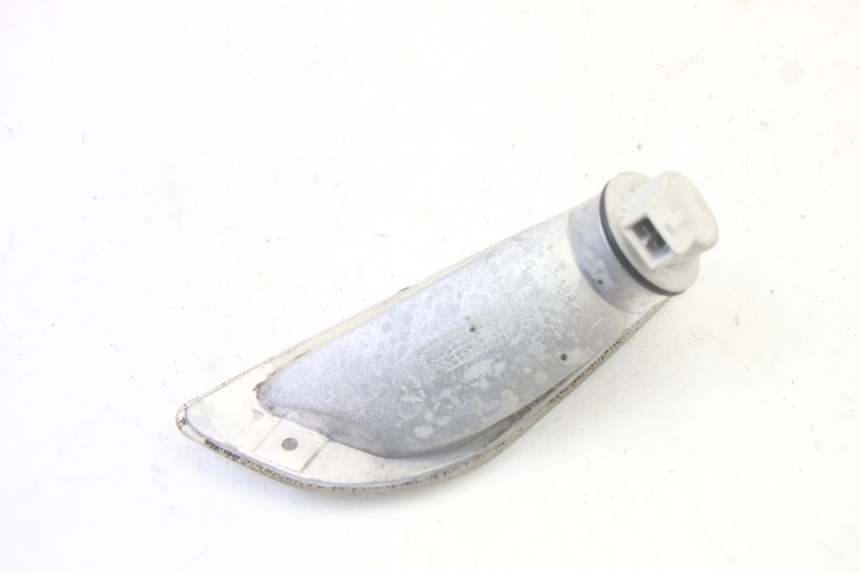 photo de CLIGNOTANT AVANT DROIT PIAGGIO VESPA S 2T 50 (2007 - 2014) - Gros plan technique