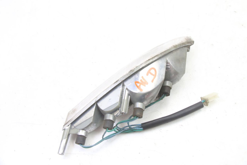 photo de CLIGNOTANT AVANT DROIT PEUGEOT VIVACITY NEW 2T 50 (2008 - 2017) - Autre angle de vue