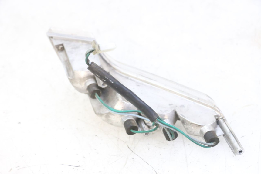 photo de CLIGNOTANT AVANT DROIT PEUGEOT VIVACITY NEW 4T 50 (2008 - 2017) - Détail de la pièce