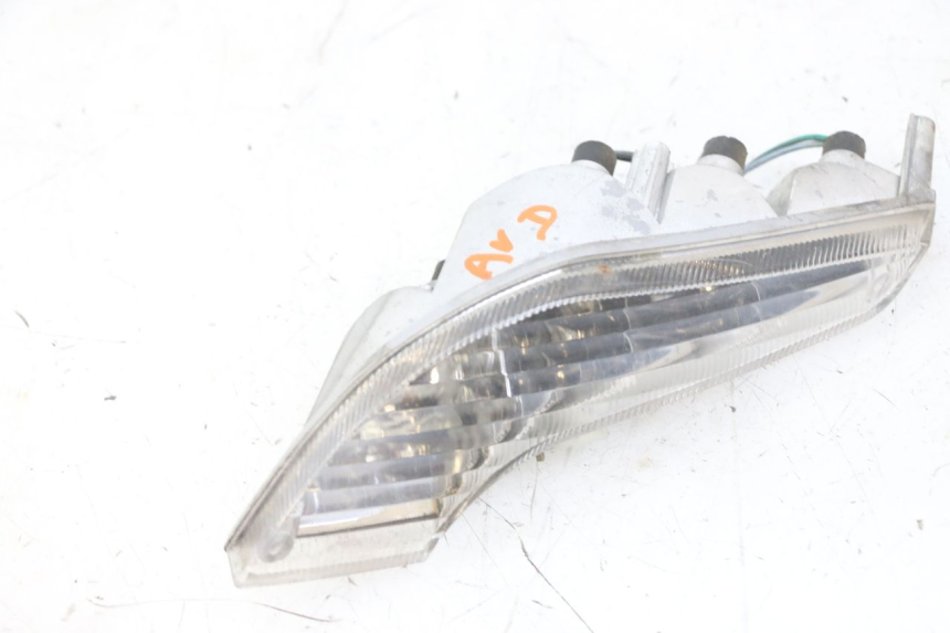 photo de CLIGNOTANT AVANT DROIT PEUGEOT VIVACITY NEW 4T 50 (2008 - 2017) - Zoom état d’usage