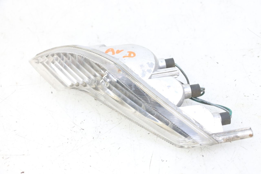 photo de CLIGNOTANT AVANT DROIT PEUGEOT VIVACITY NEW 4T 50 (2008 - 2017) - Gros plan technique