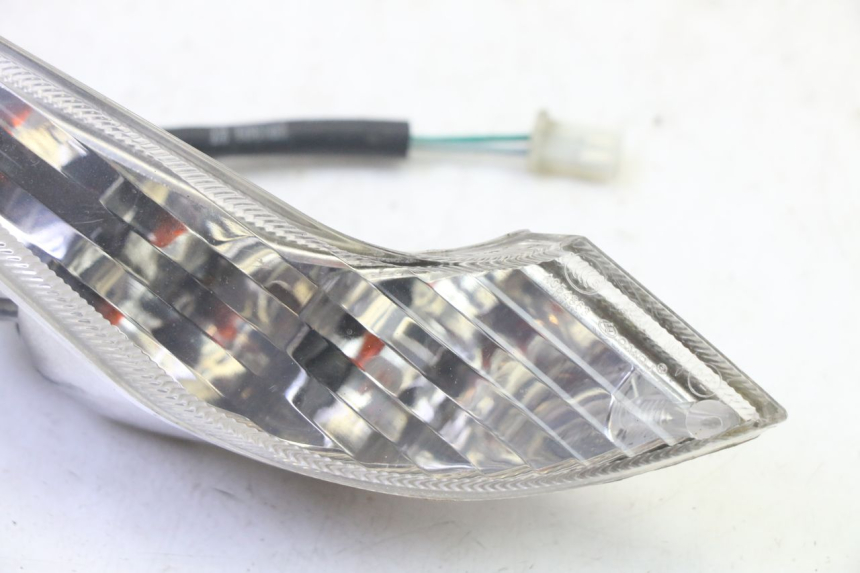 photo de CLIGNOTANT AVANT DROIT PEUGEOT VIVACITY NEW 4T 50 (2008 - 2017) - Zoom état d’usage