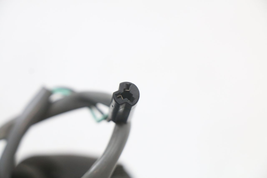 photo de CLIGNOTANT AVANT DROIT SUZUKI VL INTRUDER 125 (2004 - 2007) - Points de fixation