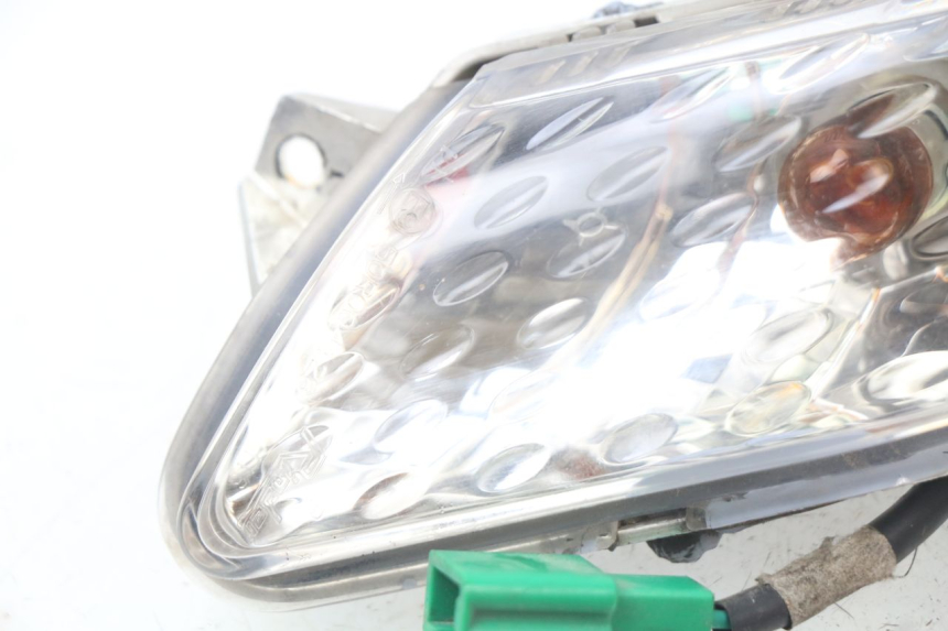 photo de CLIGNOTANT AVANT DROIT YAMAHA XMAX X-MAX 125 (2006 - 2009) - Zoom état d’usage
