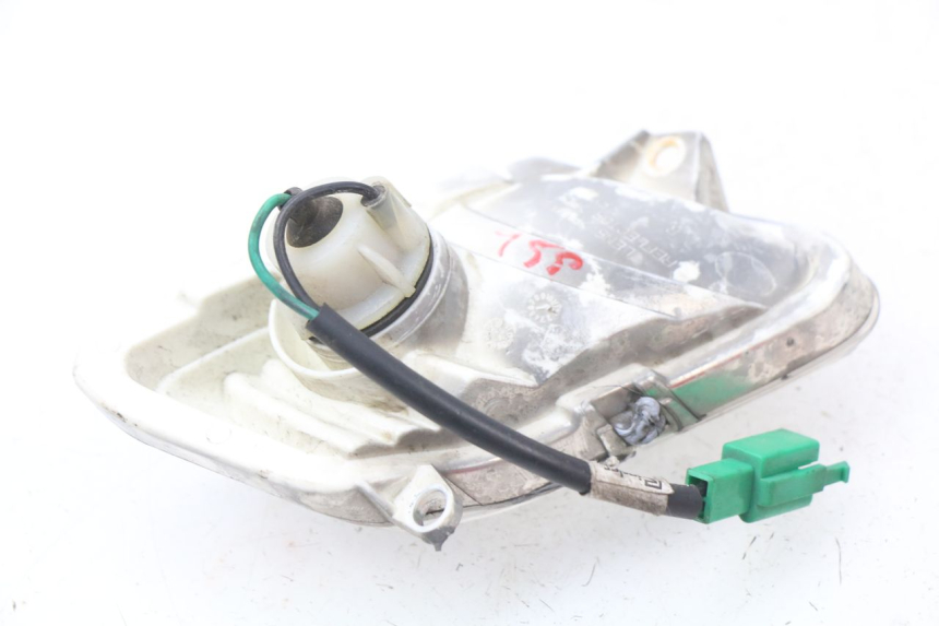 photo de CLIGNOTANT AVANT DROIT YAMAHA XMAX X-MAX 125 (2006 - 2009) - Gros plan technique